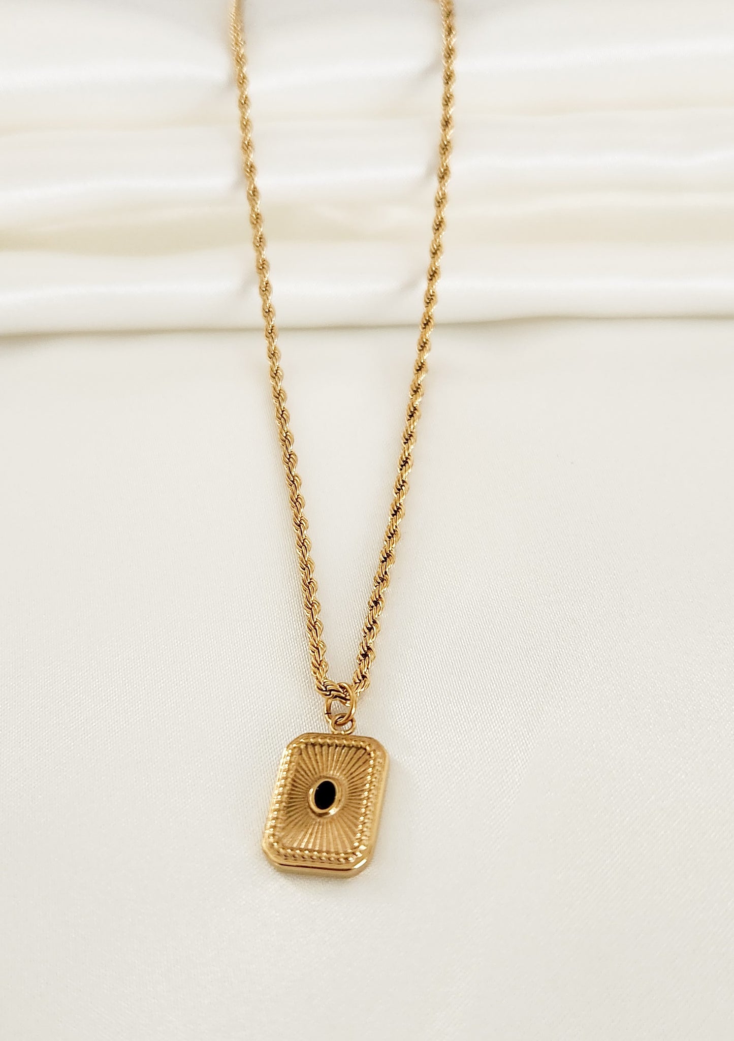 Ezme Necklace